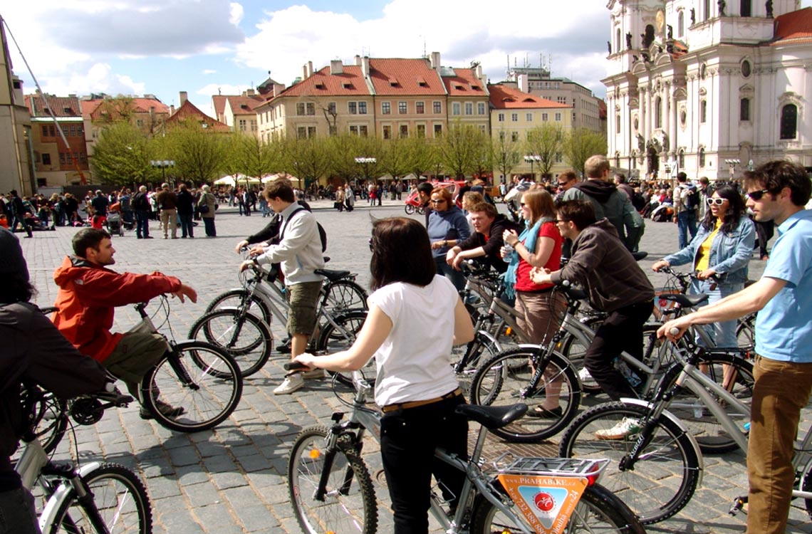 Dag 2: Ankomst Prag cykelrunda-klassresa-prag-linjebuss-klassresor-tjeckien