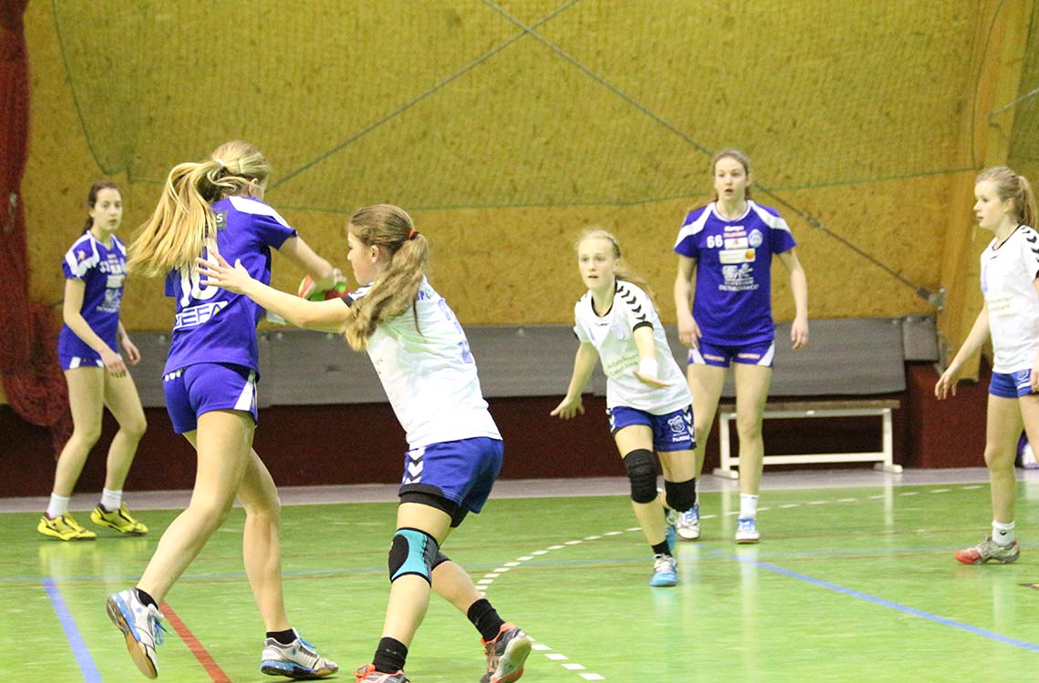 Dag 3: Cupen börjar handboll-tjejer-prag-prague-handball-cup-buss-sportresor-tjeckien